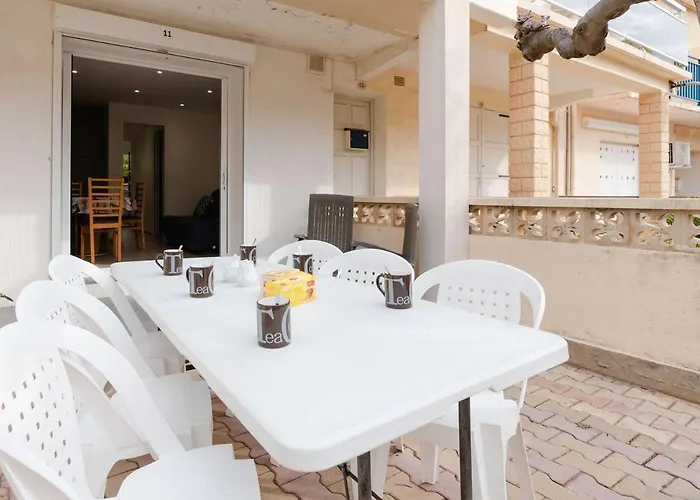 T3 Climatisé, Rénové Avec Goût, à 150m De La Plage, Avec Terrasse Et équipements Complets - Fr-1-409-204
