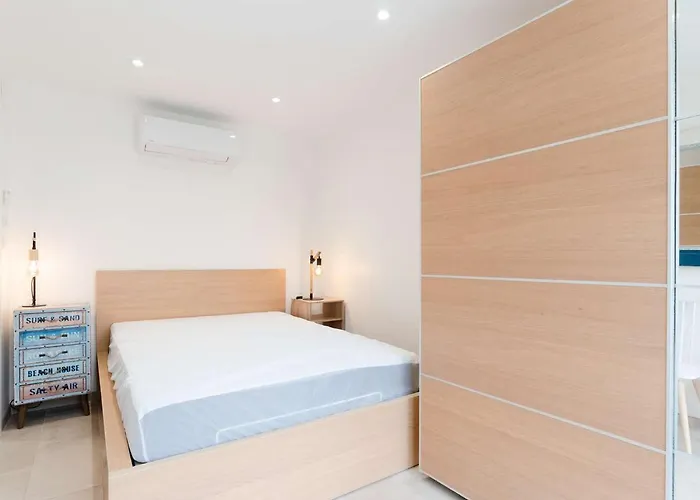 T3 Climatisé, Rénové Avec Goût, à 150m De La Plage, Avec Terrasse Et équipements Complets - Fr-1-409-204 Appartamento Fleury (Aude)